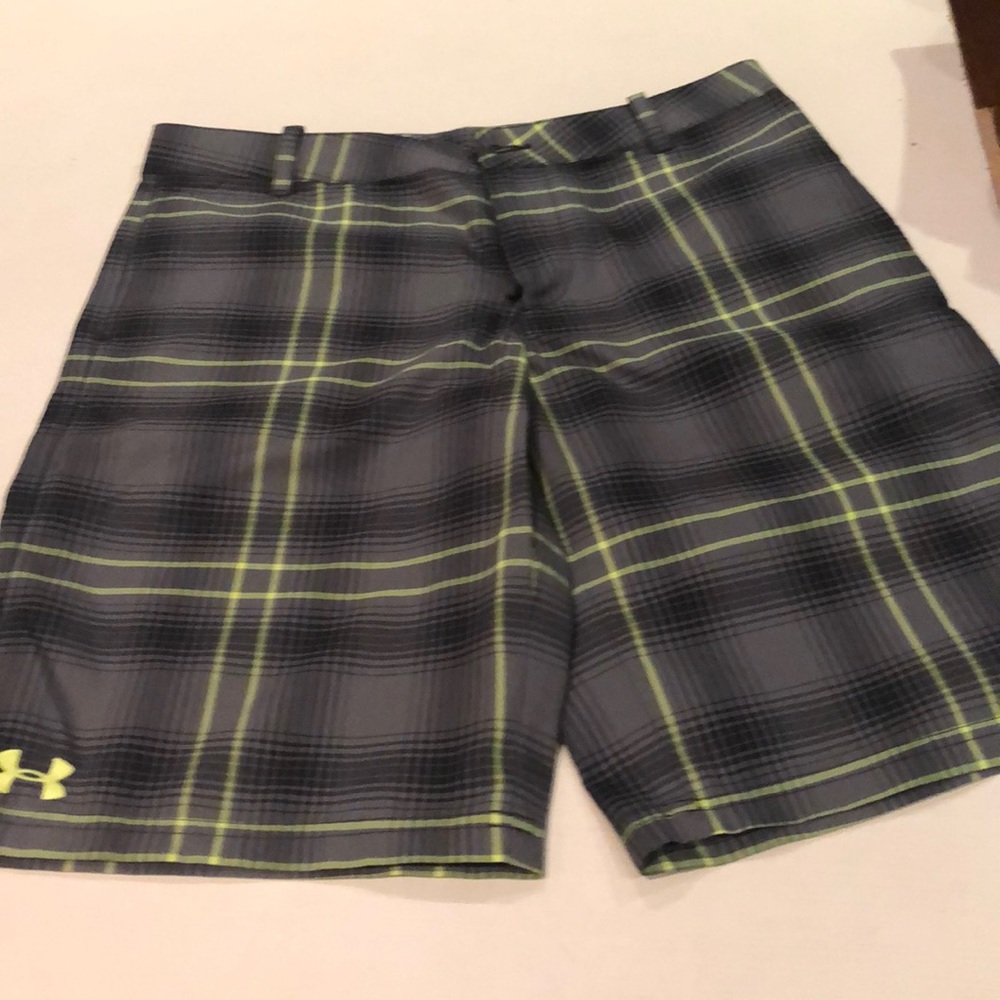 Boys Under Armour Gokf shorts